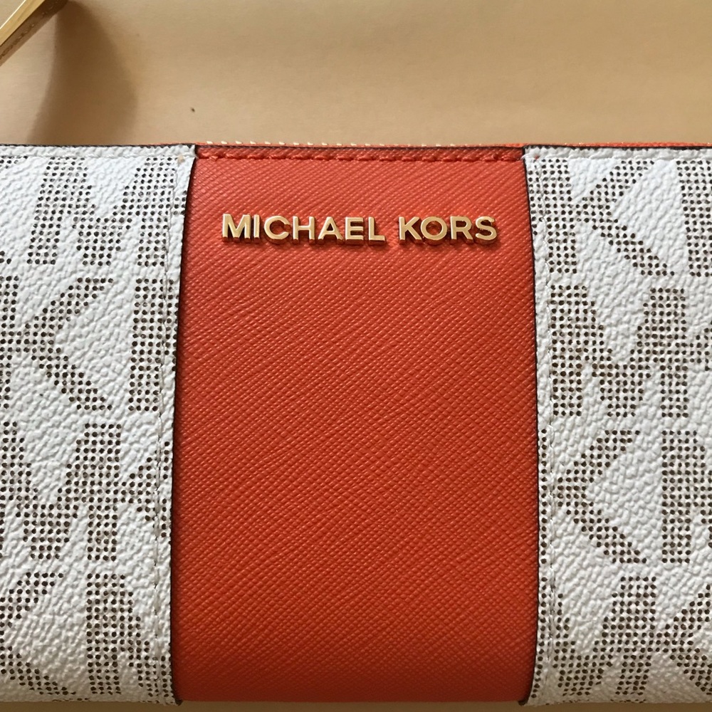 Michael Kors three quarter zip wallet tangerine - Picture 2 of 8